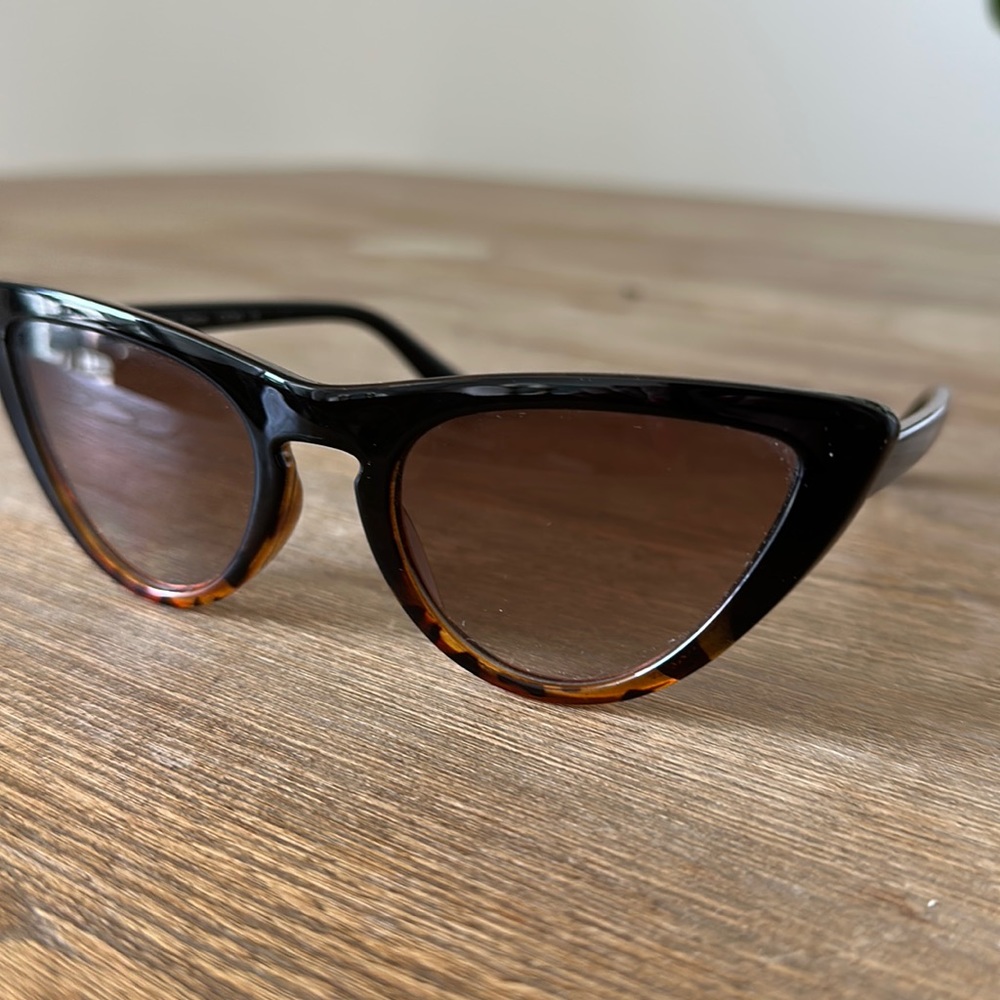 Cat eye sunglasses